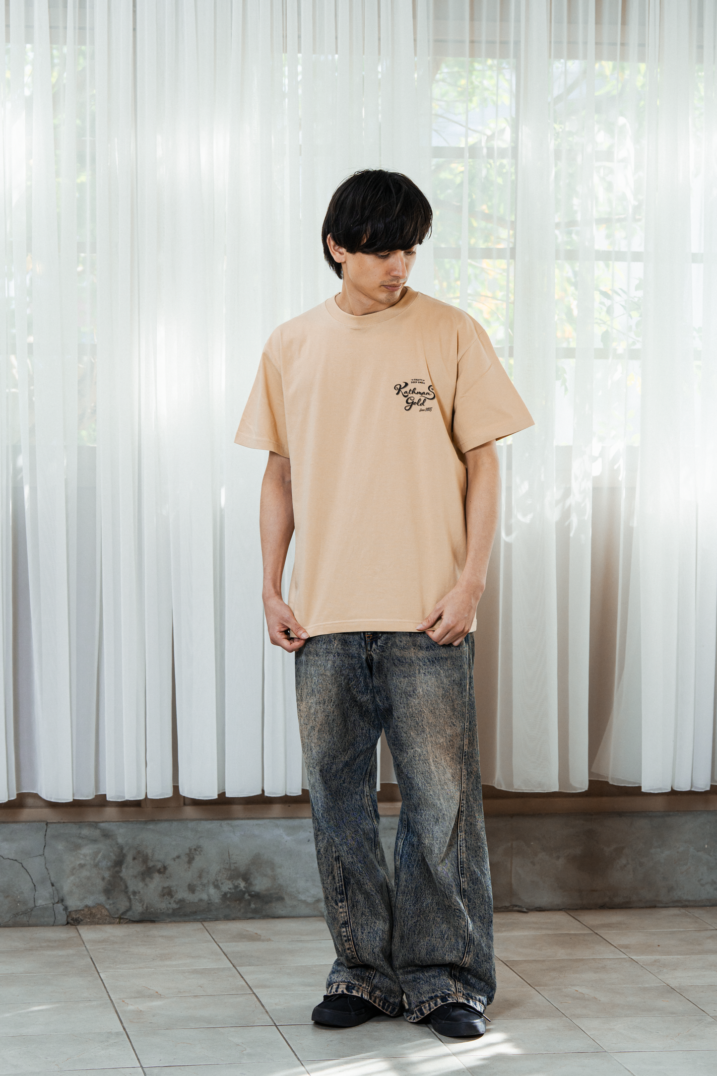 <オンライン限定販売>バックプリントTシャツ 「Be a Kathmans」 ライトベージュ