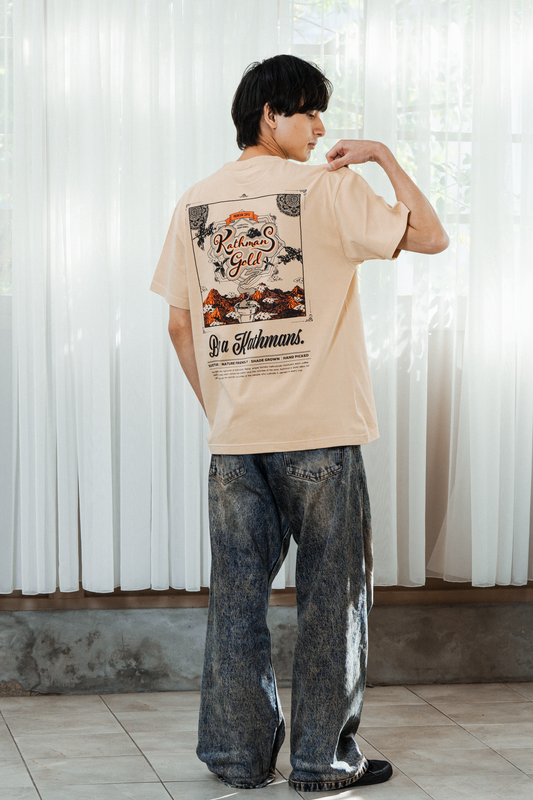 ＜オンライン限定販売＞バックプリントTシャツ 「Be a Kathmans」 ライトベージュ